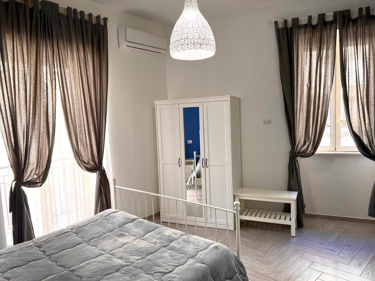 Vico Longo 25 - Ensuit Flat In The Heart Of Nápoly Kültér fotó