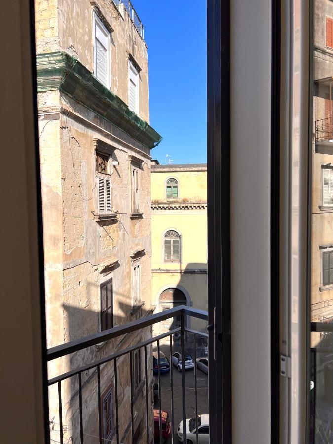 Vico Longo 25 - Ensuit Flat In The Heart Of Nápoly Kültér fotó